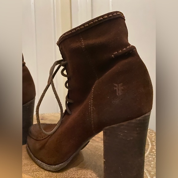 Frye Parker Moc Heeled Ankle Bootie Distressed Oil Rubbed Suede Lace Up - Picture 9 of 16